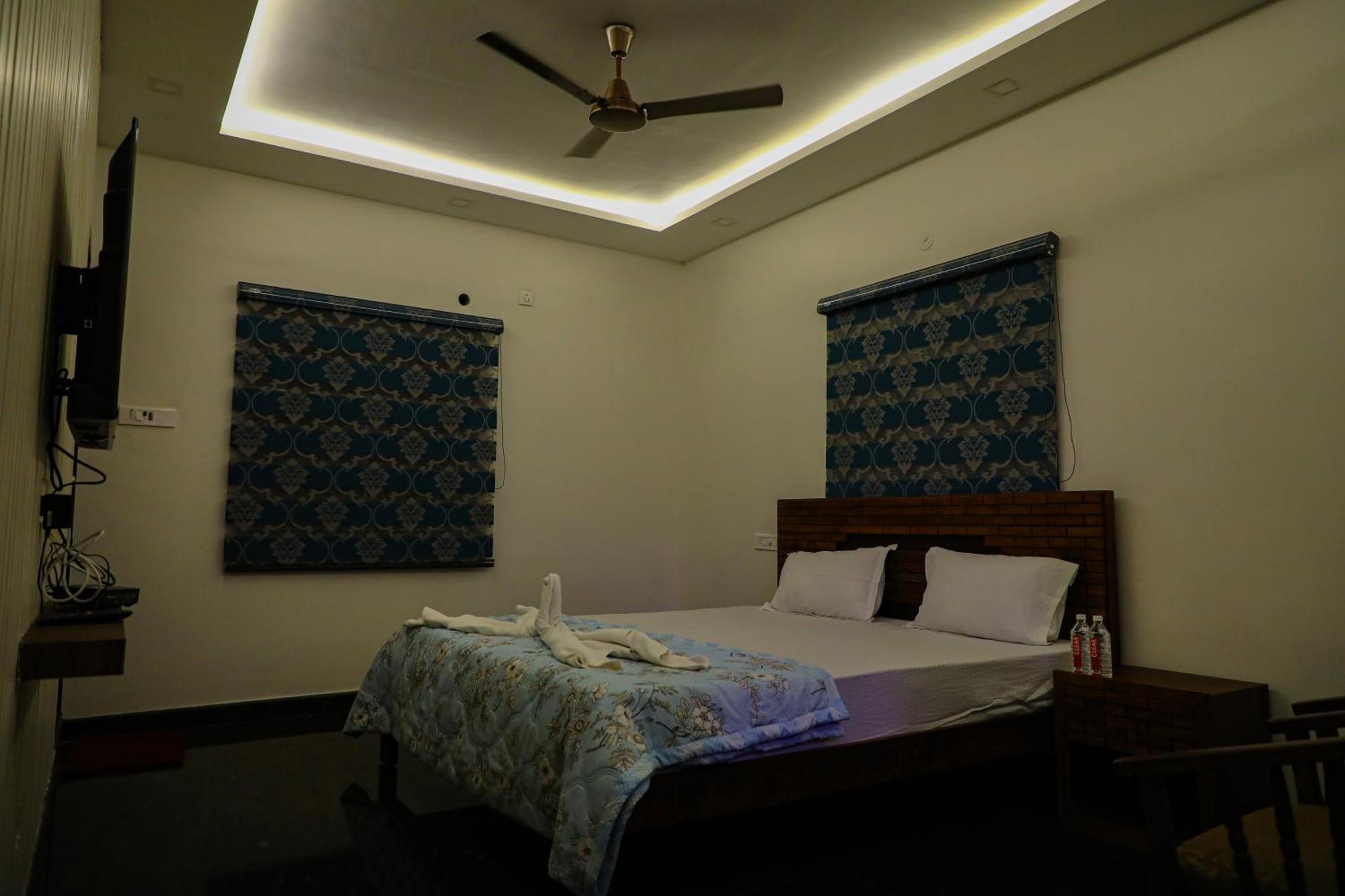 Jp Residency Hotel Yelagiri Buitenkant foto